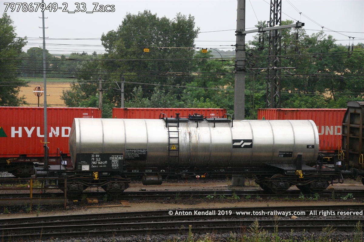 797867949-2_33_Zacs.jpg